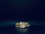 Twins diamond ring with 0.22 gold