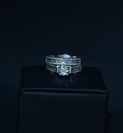 Diamond Ring Twins on 18 KT White Gold
